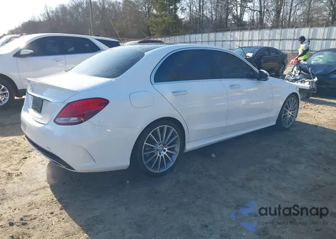 2017 Mercedes-Benz C 300 Sport z USA, uszkodzony, nr VIN 55SWF4JB4HU206692